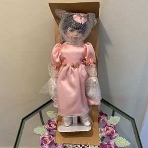 Avon Special memories Spring Tea Doll